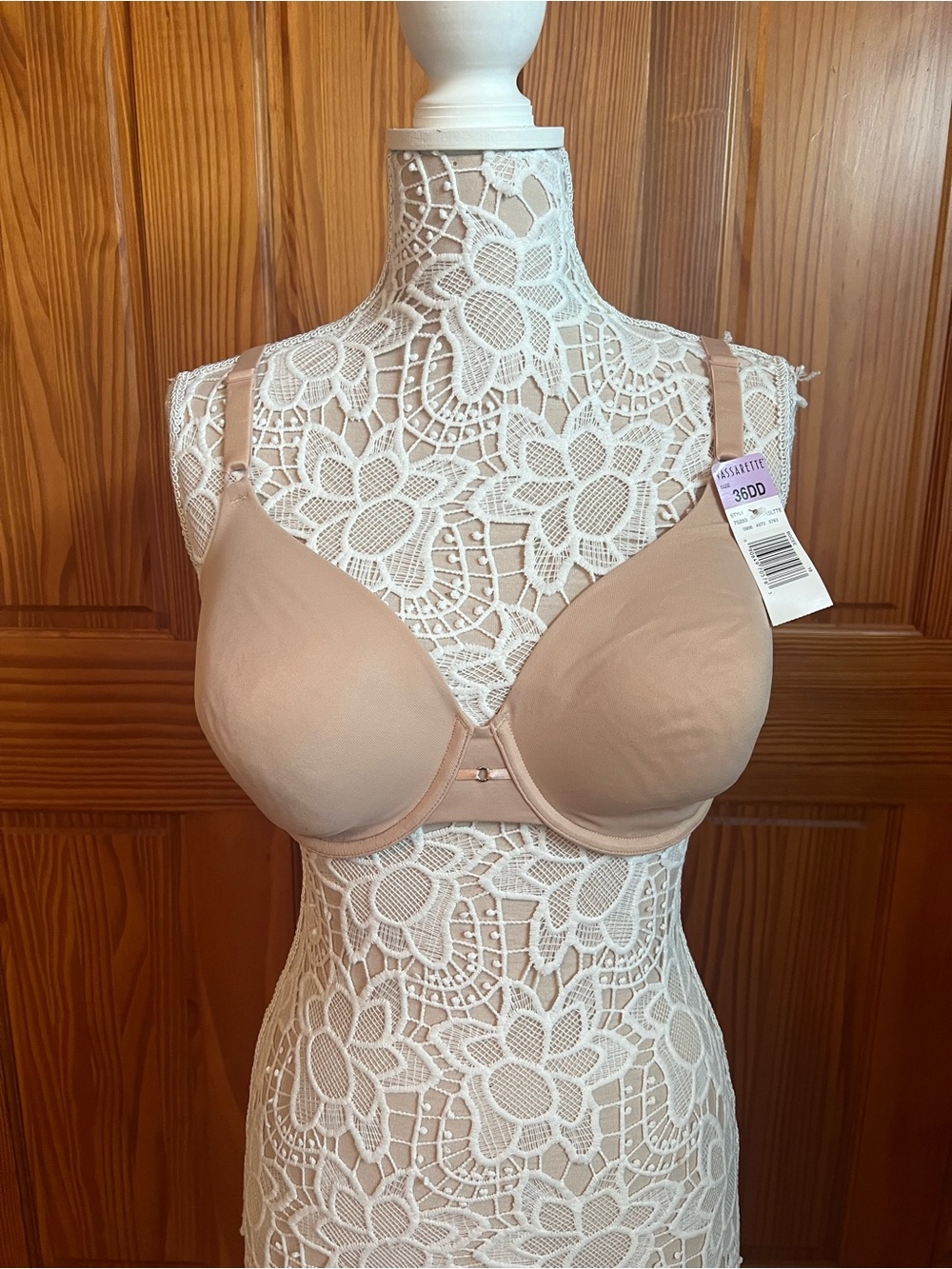 NWT Vassarette Everyday Bra in 36DD